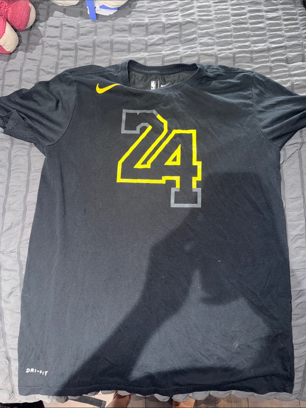 Nike Men’s Black Dri-FIT Kobe Bryant Graphic T-Shirt